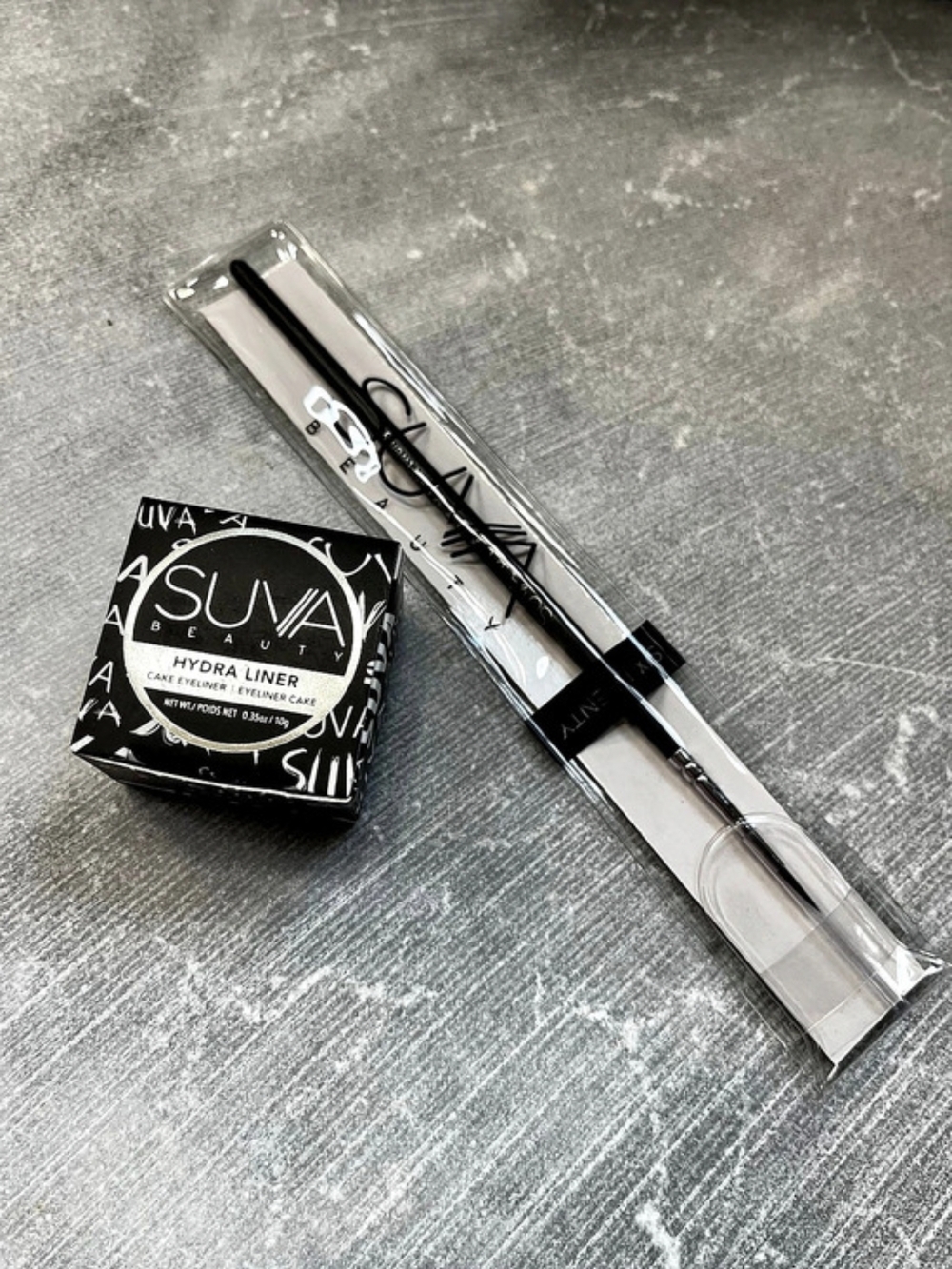 SUVA Beauty Hydra Liner Makeup & Brush Duo Black NWT